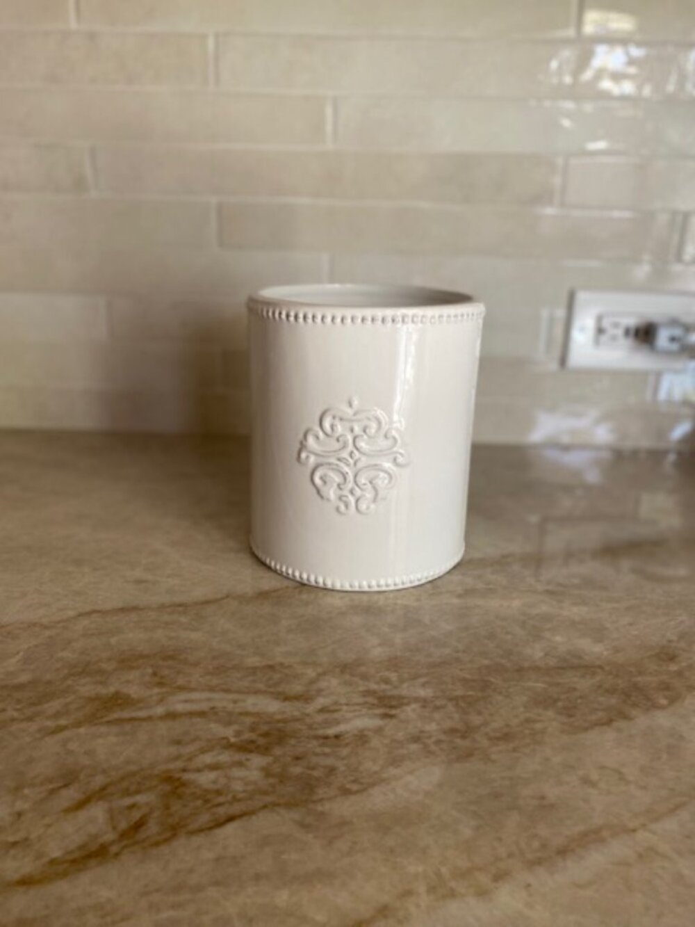 Fleur di lis Glazed Ceramic Container - Picture 2 of 2
